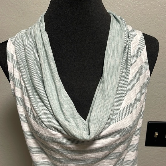 Converse Sleeveless Cowl Neck Striped Top Size Medium - Picture 2 of 5